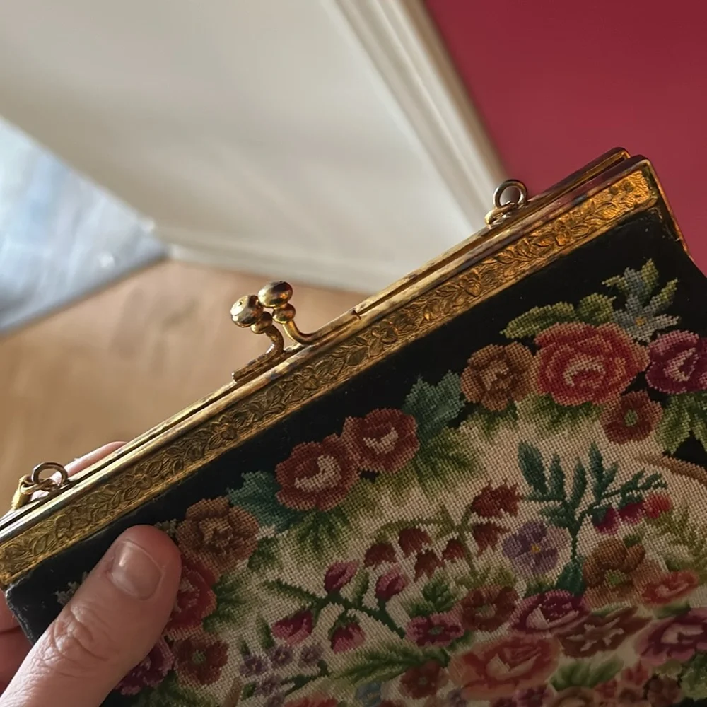 Vintage embroidered clutch- likely 1970’s according to Etsy - Picture 3 of 3